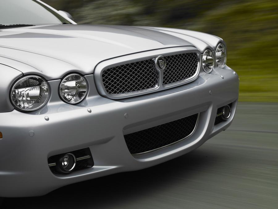  Jaguar XJ8 2008 года  (UK) (фото 16 из 27)